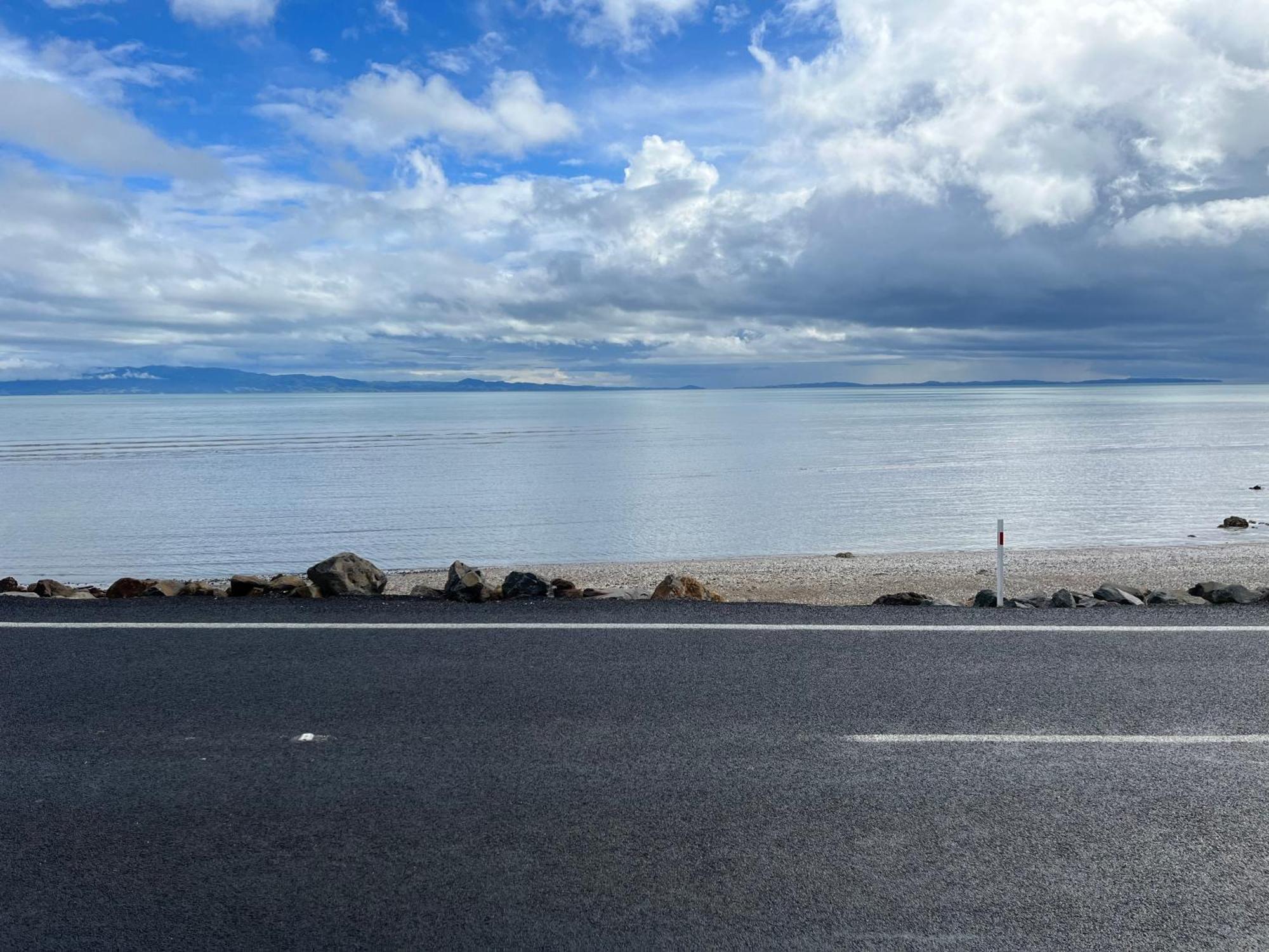 Te Mata Bay Seaviews Bed and Breakfast Tapu Buitenkant foto